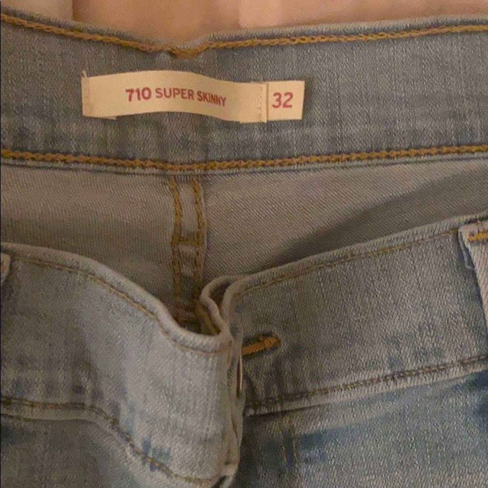 Levi’s - Picture 3 of 3
